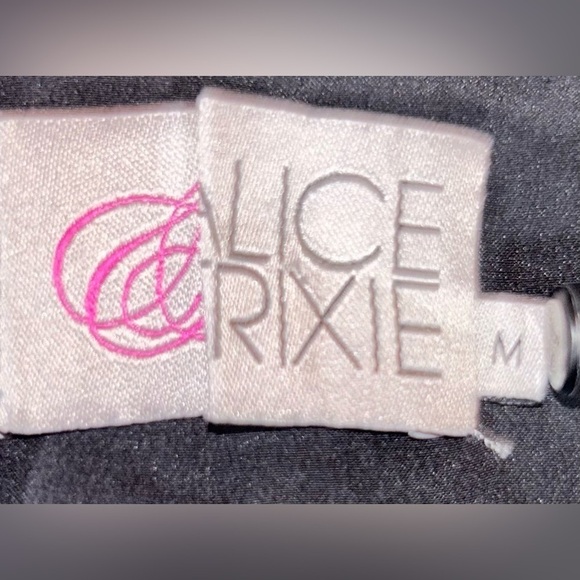 Alice & Trixie Black Silk Mini Dress Adiustable
Sleeves Elastic waist - Picture 3 of 6